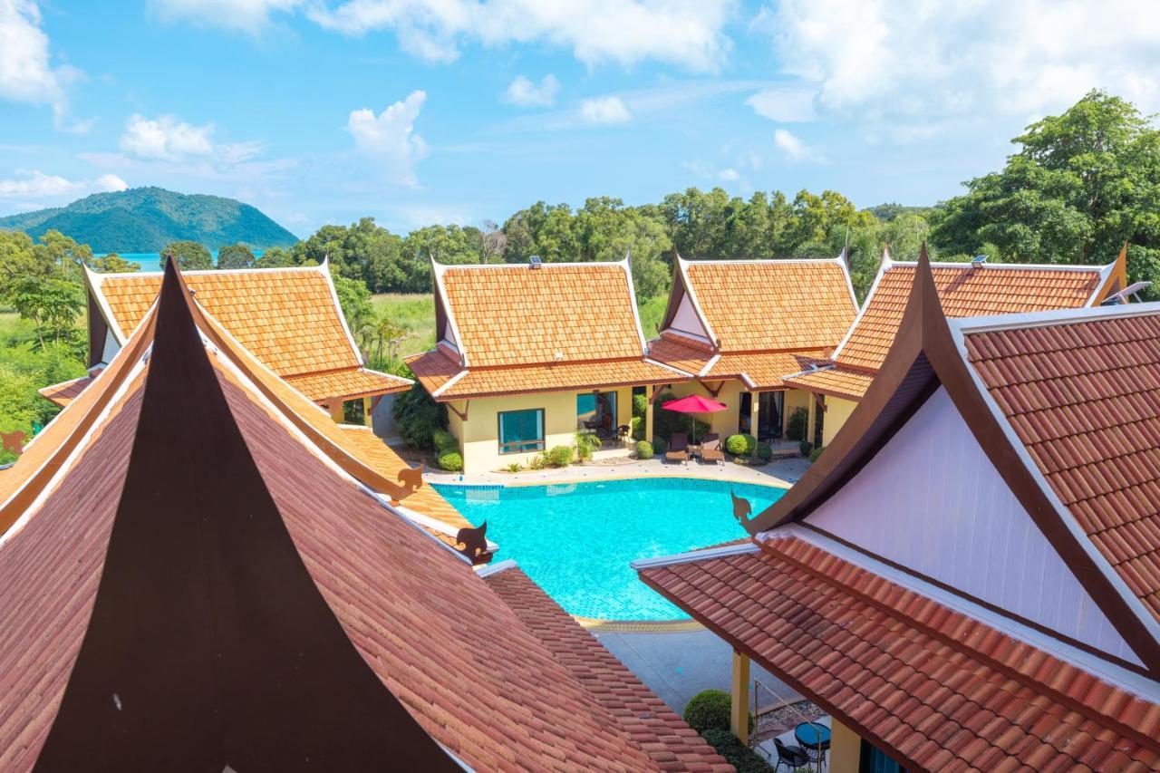 Phuket Kana International Hotel普吉岛卡娜国际酒店 Rawai Exteriör bild